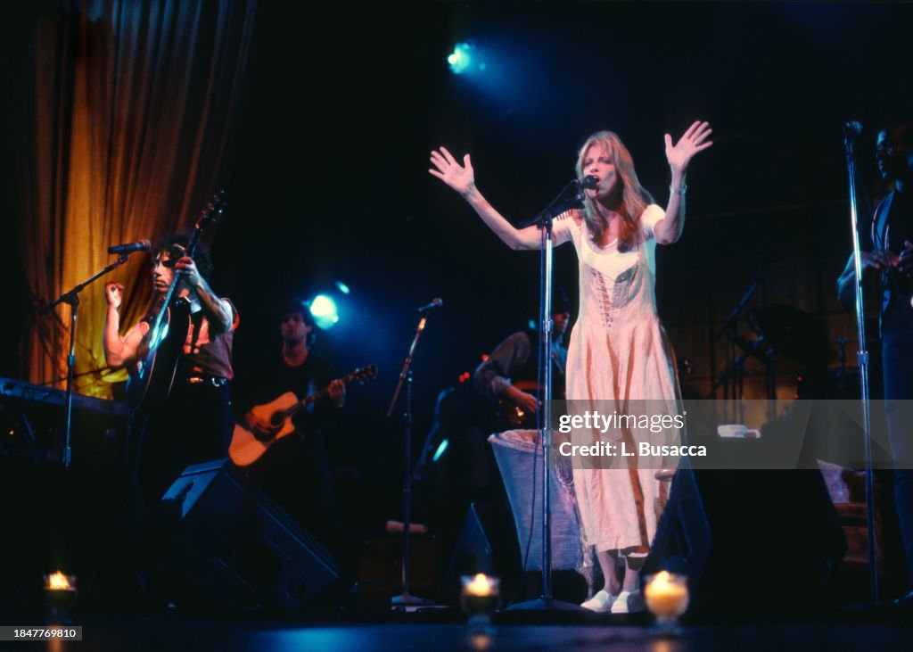 Carly Simon Performs at GardenState Arts Center 1995