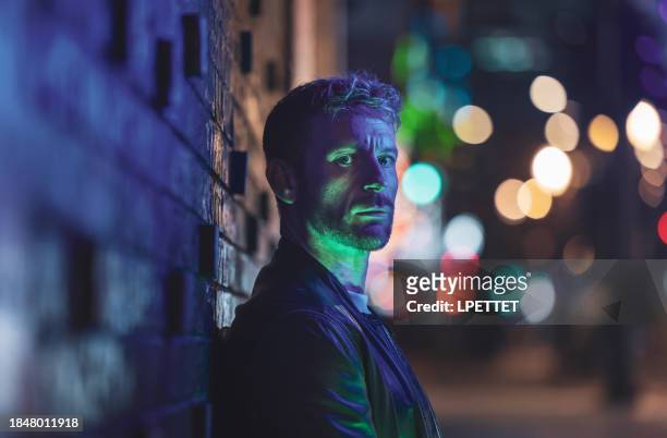 neon portrait - illuminated photos stock pictures, royalty-free photos & images