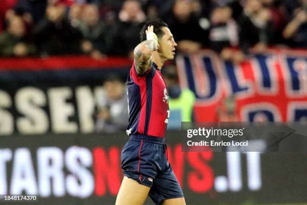 Gianluca LApadula of Cagliari celebrates his goal 1-1 during the Serie A TIM match between Cagliari Calcio and US Sassuolo at Sardegna Arena on...