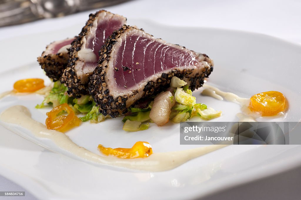 Ahi tuna salad