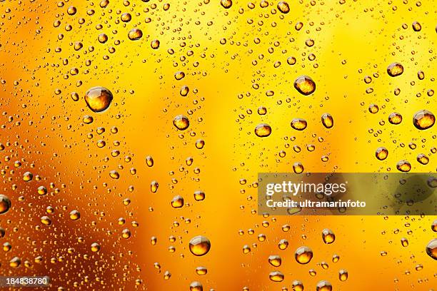 water drops background - bier stockfoto's en -beelden