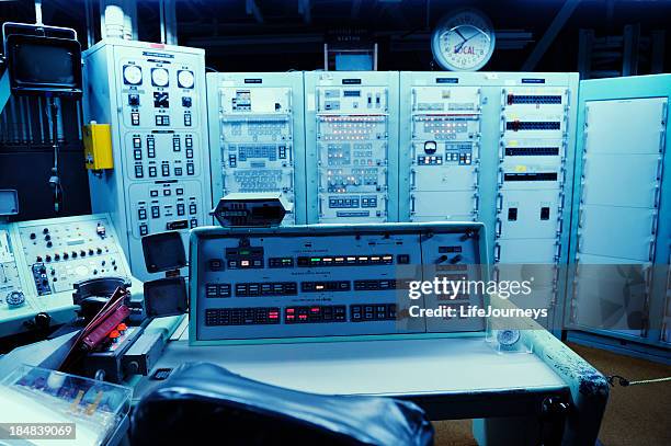 titan 2  missile defense system control center in sahuarita arizona - control center stockfoto's en -beelden