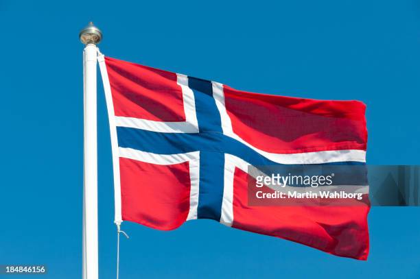 bandeira nacional da noruega - cultura norueguesa imagens e fotografias de stock
