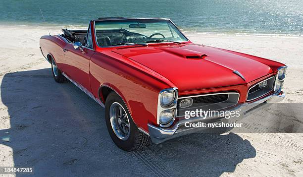 classic american muscle car - sportwagen stockfoto's en -beelden