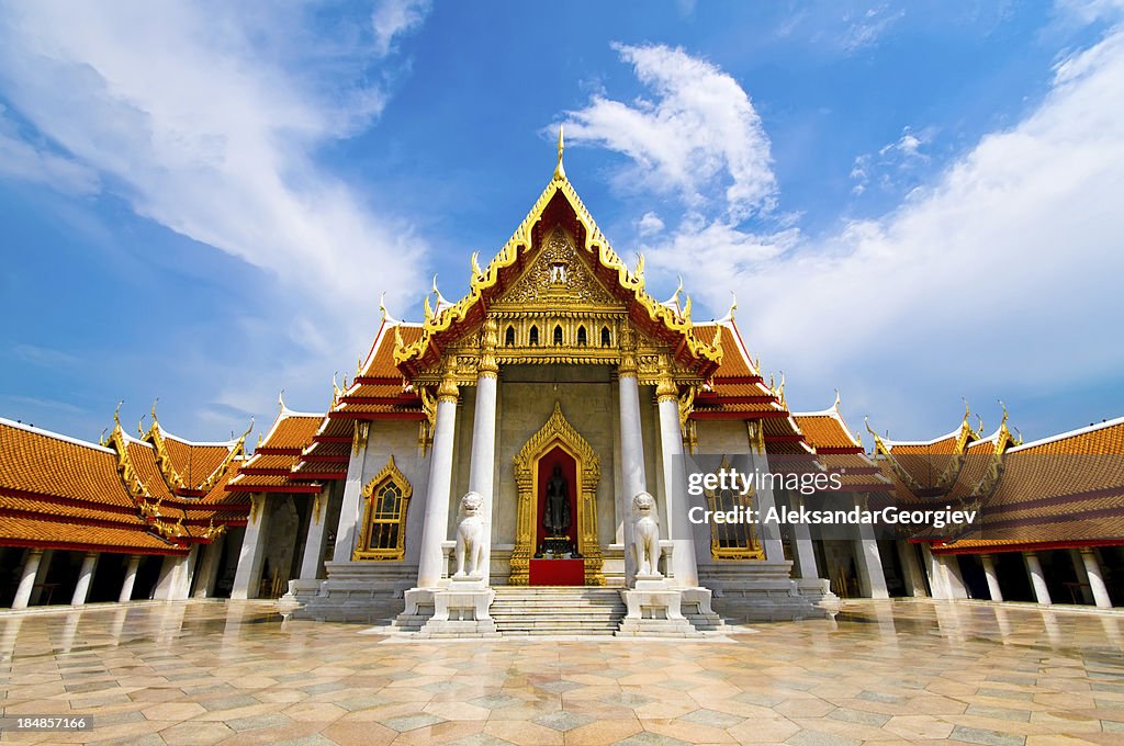The Marble Temple ( Wat Benchamabophit ), Bangkok, Thailand