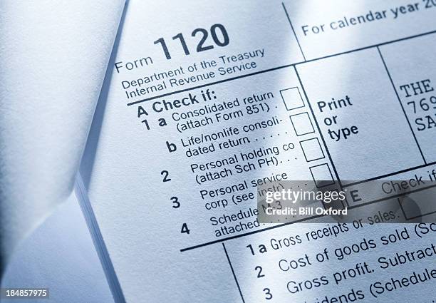 tax form - 1040 stockfoto's en -beelden