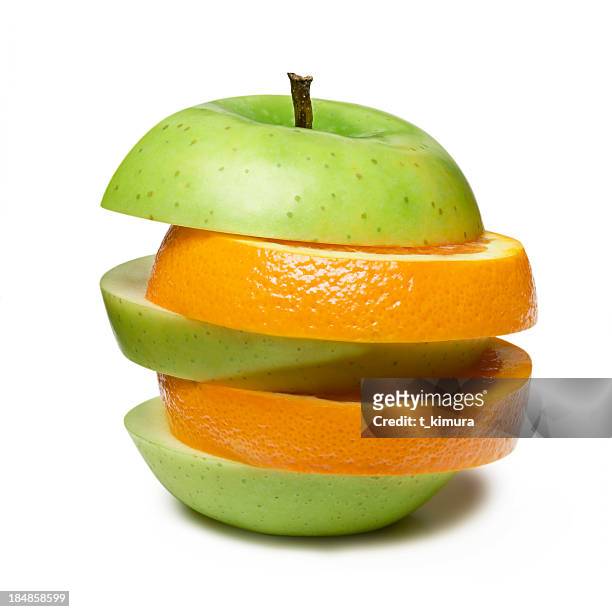 pomme et orange - apple slice photos et images de collection