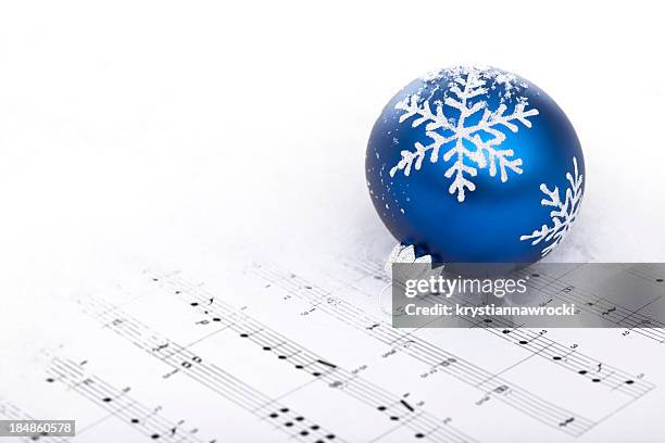 bauble blu - christmas carols foto e immagini stock