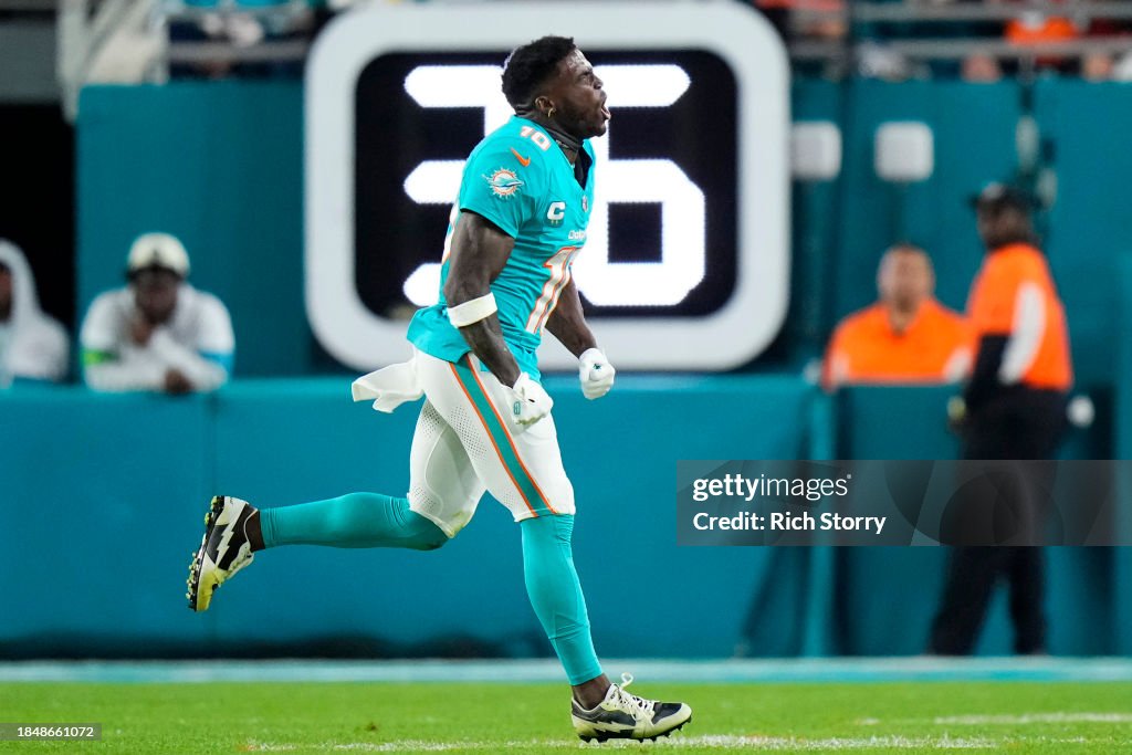 Tennessee Titans v Miami Dolphins