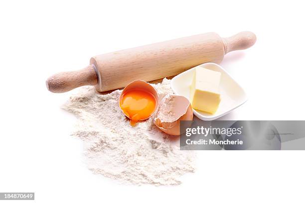 baking zutaten auf weiß - mehl stock-fotos und bilder
