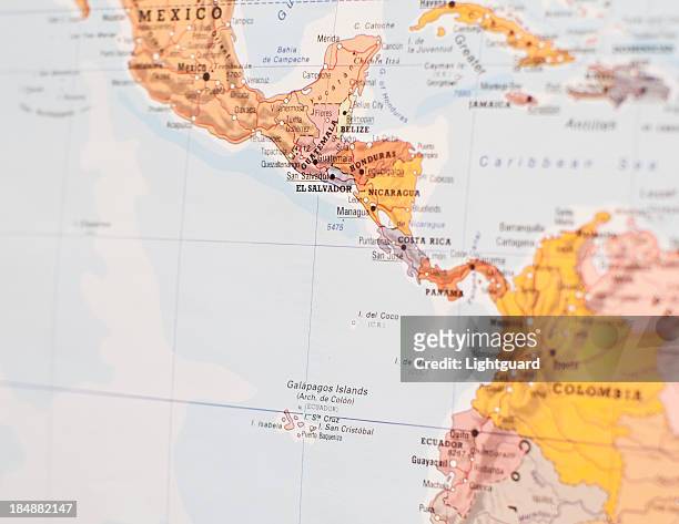 map focused on el salvador and central america - central america stock pictures, royalty-free photos & images