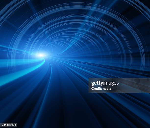 abstrato movimento no túnel velocidade - leve imagens e fotografias de stock