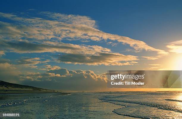 beachimpression - den helder stock pictures, royalty-free photos & images