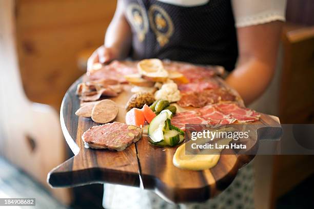 flat deli meats - charcuterie board 個照片及圖片檔