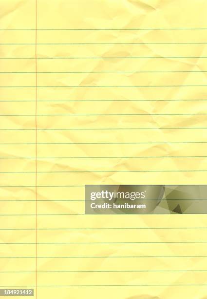 crumpled yellow notepad - lijntjespapier stockfoto's en -beelden