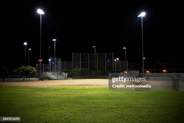 campo de béisbol - campo de béisbol fotografías e imágenes de stock