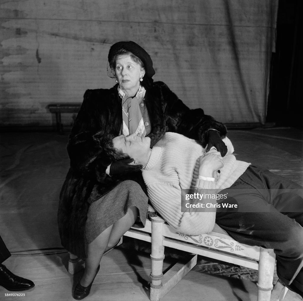 Gwen Ffrangcon-Davies And Paul Scofield