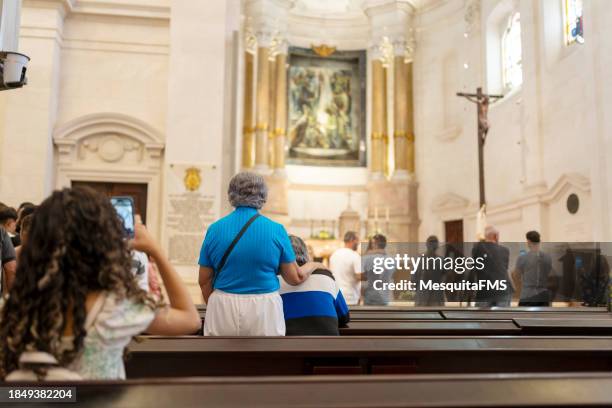 church tourism - prayer group stock pictures, royalty-free photos & images