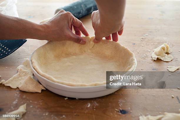 tarte de fazer uma massa do zero - torta salgada imagens e fotografias de stock