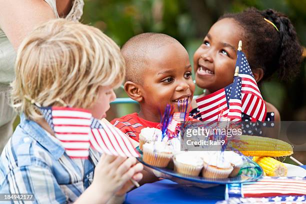 july 4th or memorial day picnic celebration - war memorial holiday stock pictures, royalty-free photos & images