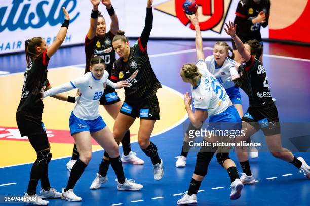 December 2023, Denmark, Herning: Handball, Women: World Championship, Germany - Czech Republic, final round, placement round 5-8. Germany's cover...