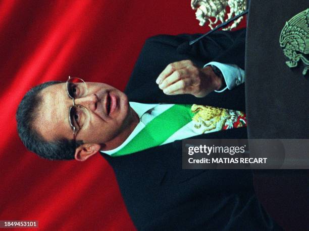 Ernesto Zedillo, presidente de Mexico, habla ante mienbros del Congreso durante su tercer informe de gobierno 1 de Septiembre en el Palacio...