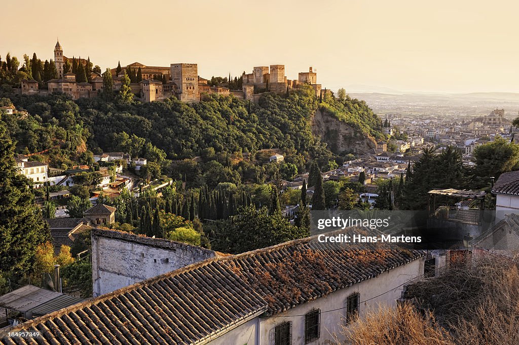 Vue sur l'Alhambra, au coucher du soleil