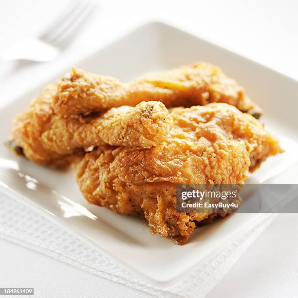 fried chicken - fried chicken plate stock pictures, royalty-free photos & images