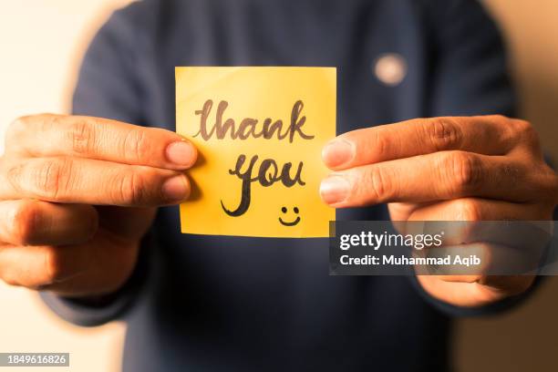 sticky note with thank you - thank you korte frase stockfoto's en -beelden