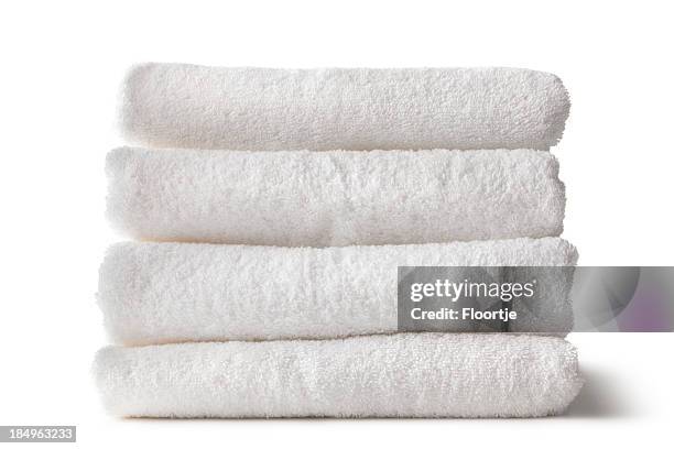 la salle de bains: des serviettes - serviette de bain photos et images de collection