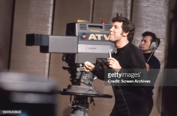 Tom Jones by camera on the set of his 1969-71 TV series 'This is Tom Jones'.