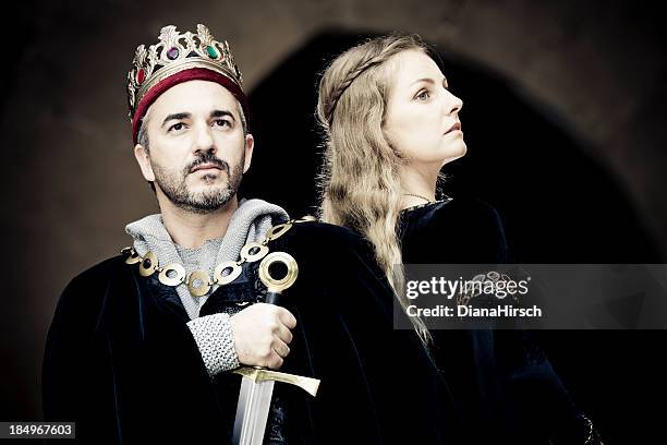 king and queen - historische kleding stockfoto's en -beelden