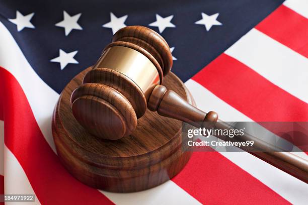 gavel and usa flag - gavel 個照片及圖片檔