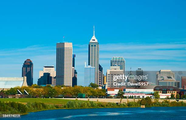 indianapolis skyline and river - indianapolis skyline stock pictures, royalty-free photos & images