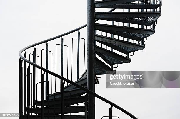 spiral staircase - spiral staircase stockfoto's en -beelden