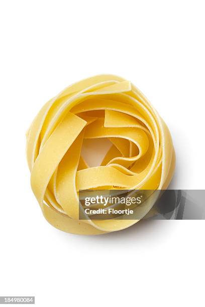italian ingredientes: tagliatelle - tagliatelle fotografías e imágenes de stock