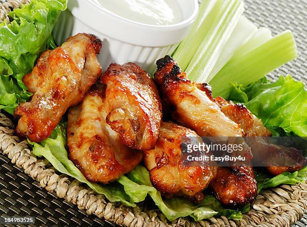 chicken wings - buffalo chicken lettuce stock pictures, royalty-free photos & images