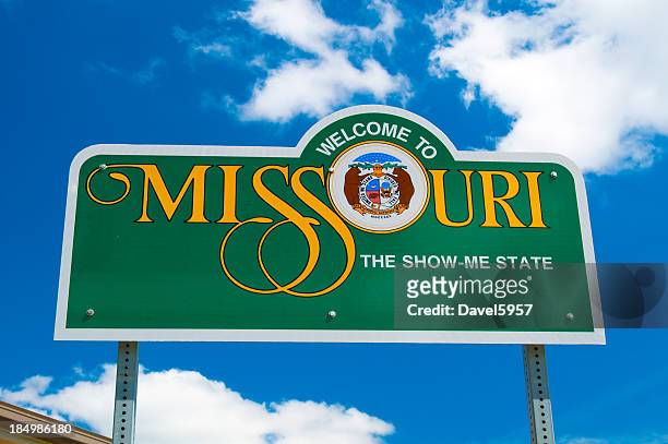 missouri welcome sign - missouri stock pictures, royalty-free photos & images