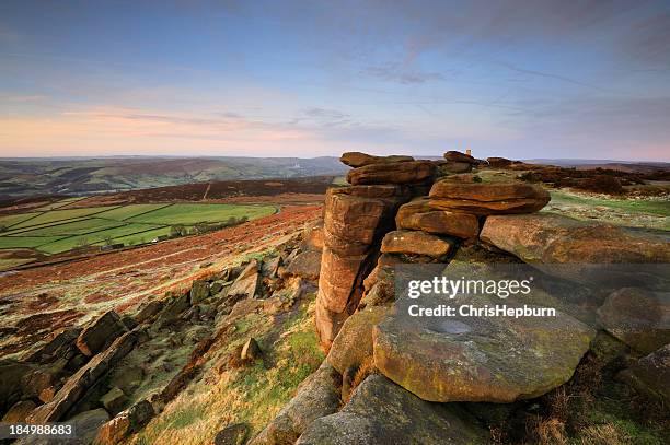 stanage edge rocks, peak district - peak district national park 個照片及圖片檔