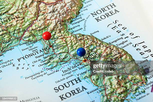 pyongyang and seoul map, korea - nordkorea bildbanksfoton och bilder