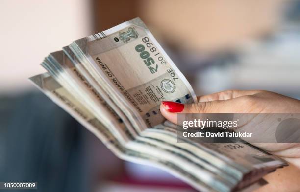 500 rupees note - 500 rupees stock pictures, royalty-free photos & images