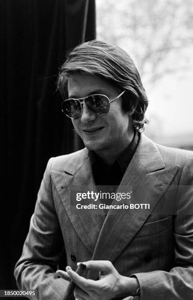 Portrait de Jacques Dutronc, en Décembre 1974.