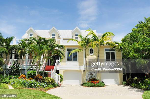 beautiful beach house on sanibel island florida - florida beach stockfoto's en -beelden