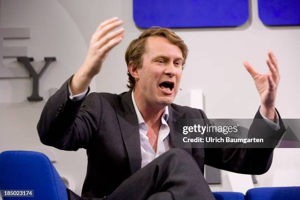 Luke Harding Luke Harding Photos and Premium High Res Pictures - Getty Images
