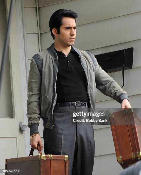 124 John Lloyd Young Frankie Valli Photos High Res Pictures Getty 124-john-lloyd-young-frankie-valli-photos-high-res-pictures-getty