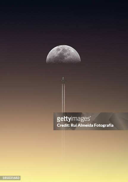 flight to the moon - rocket imagens e fotografias de stock