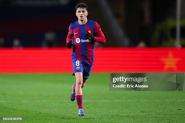 Pedro 'Pedri' Gonzalez of FC Barcelona follows the action during the LaLiga EA Sports match between FC Barcelona and Atletico Madrid at Estadi...