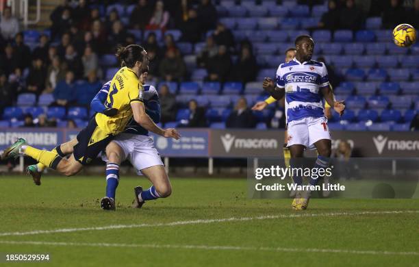 Ciaron Brown of Oxford UInited scores the opening goal during the Sky Bet League One match between Reading and Oxford United at Select Car Leasing...