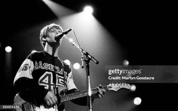 Lee Mavers of The La's, performs on stage in Rennes, France, 1989.