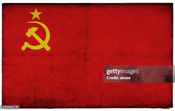 grunge flagge der ehemaligen sowjetunion auf rauen kanten alte postkarte - communism stock-fotos und bilder